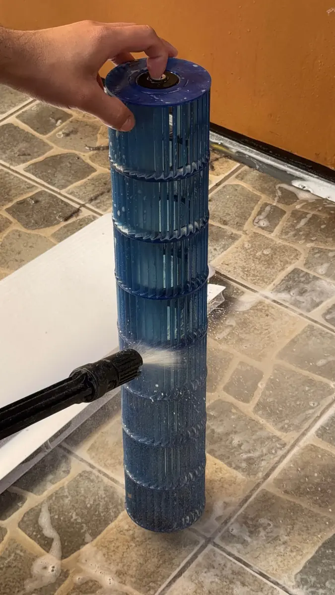 Lavado de la turbina de un aire acondicionado